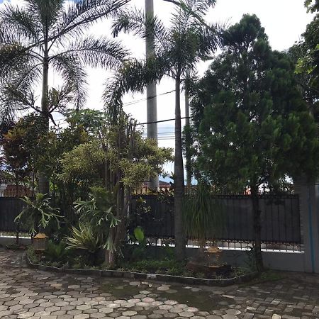 Villa & Guest House Batu Indah Eksteriør billede