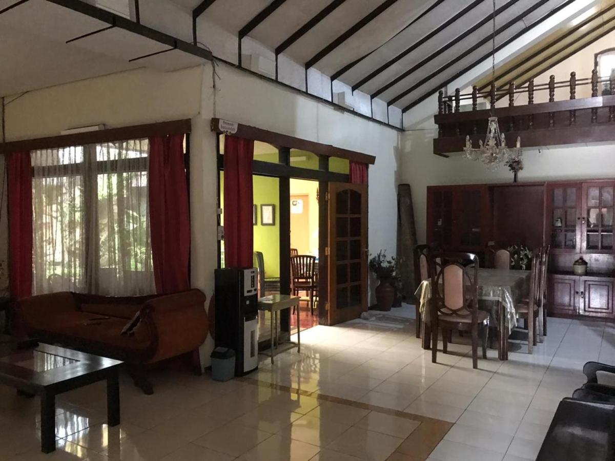 Villa & Guest House Batu Indah Eksteriør billede